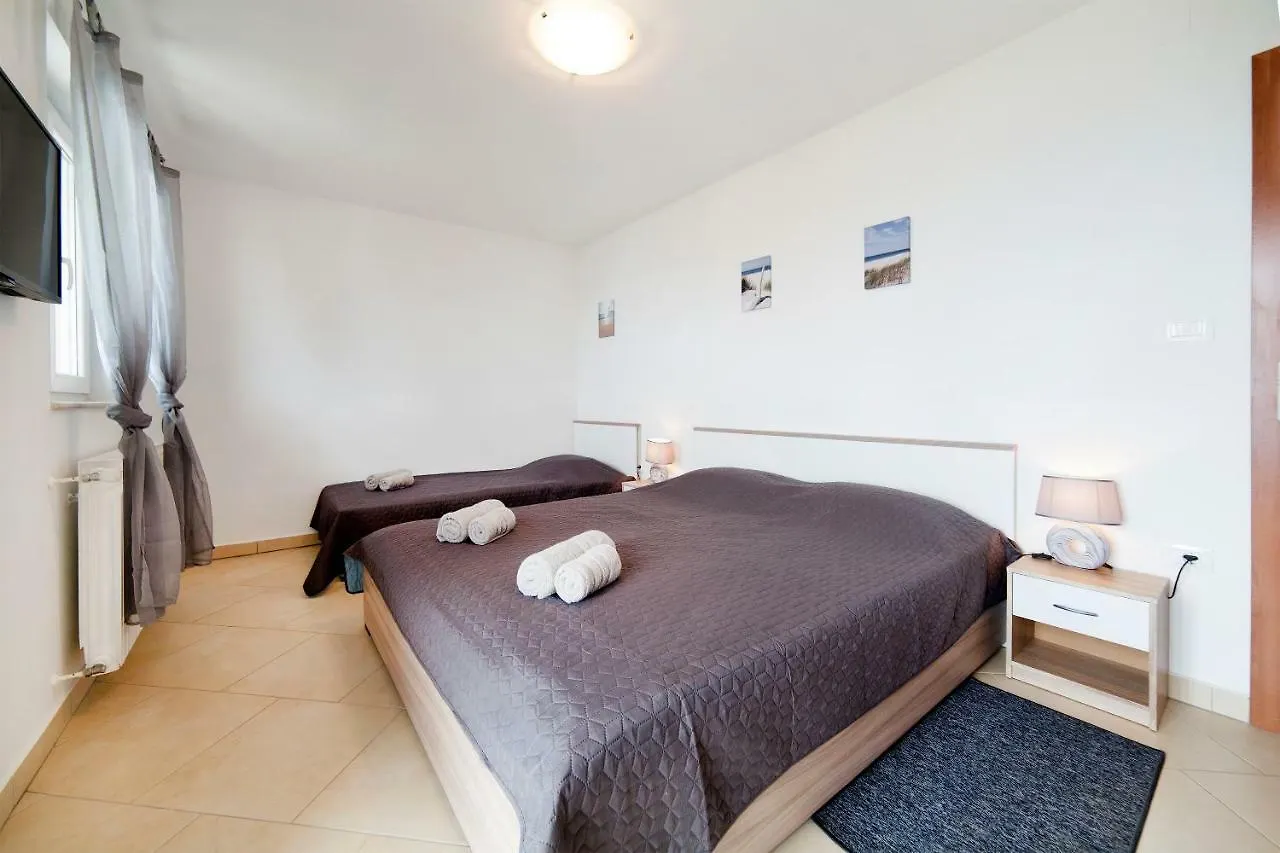 Apartmani Sandra Rovini Moscenice